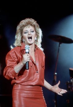 “Total eclipse of the heart” – Storia da urlo di Bonnie Tyler