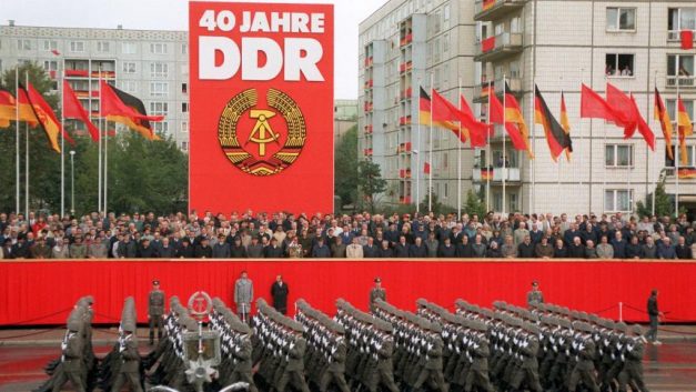 “Da oggi non esistete più” – Storia di Klaus Renft, il rocker che sfidò la DDR